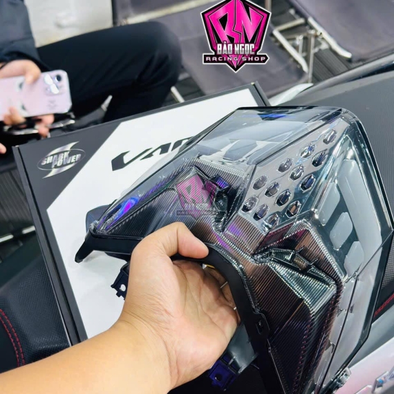 ĐÈN HẬU SHARK POWER CHO VARIO 